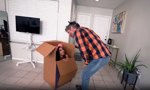 Квадроберша Никки сосет …